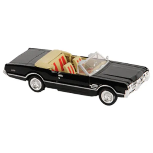 Classic Car Transport Truck with 6 Die-Cast Convertible Cars