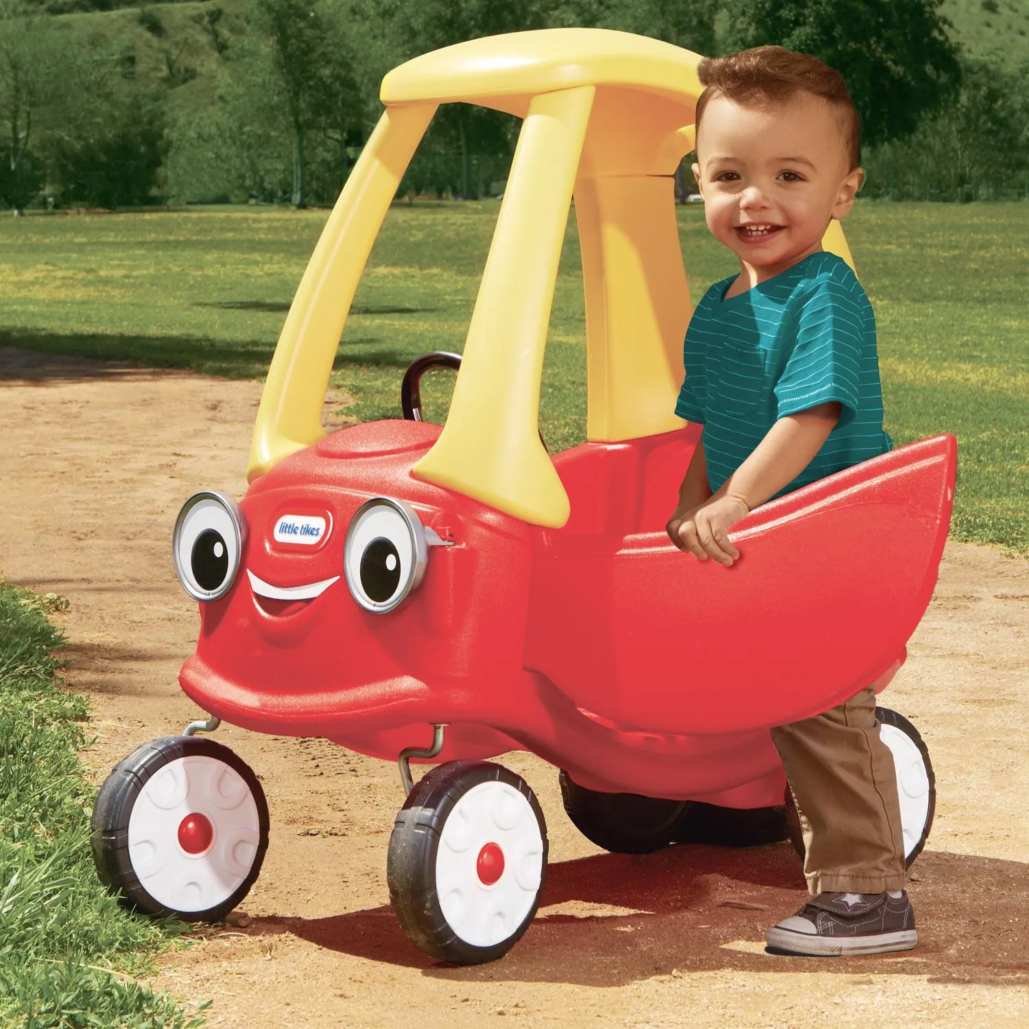 Cozy Coupe with Working Door, Horn & Removable Floorboard