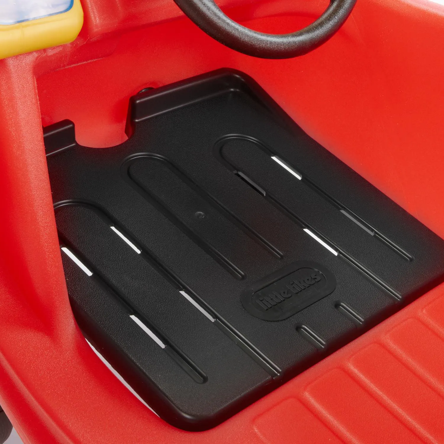 Cozy Coupe with Working Door, Horn & Removable Floorboard