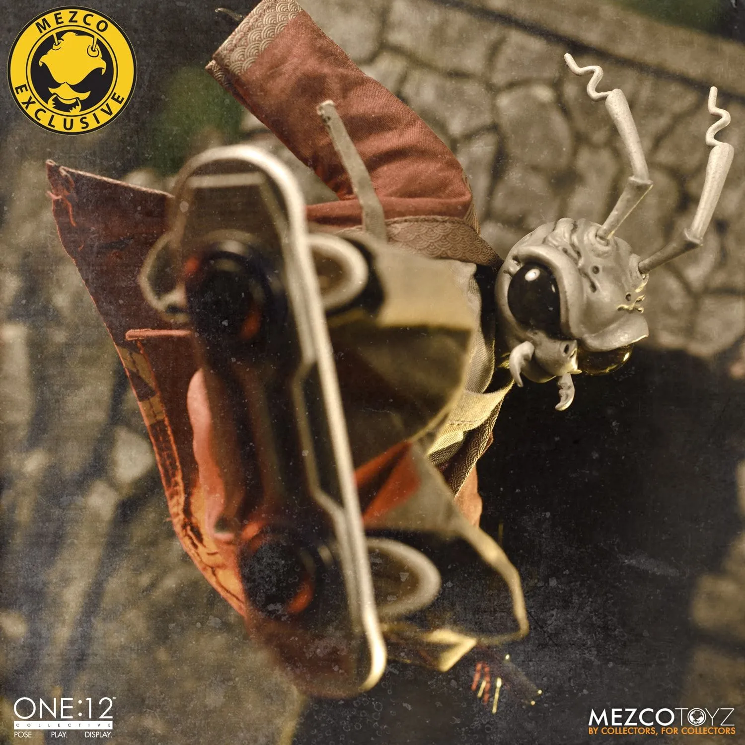 Mezco Toyz ONE:12 Collective: Gomez Lone Roach & Grub Fall Exclusive Action Figure