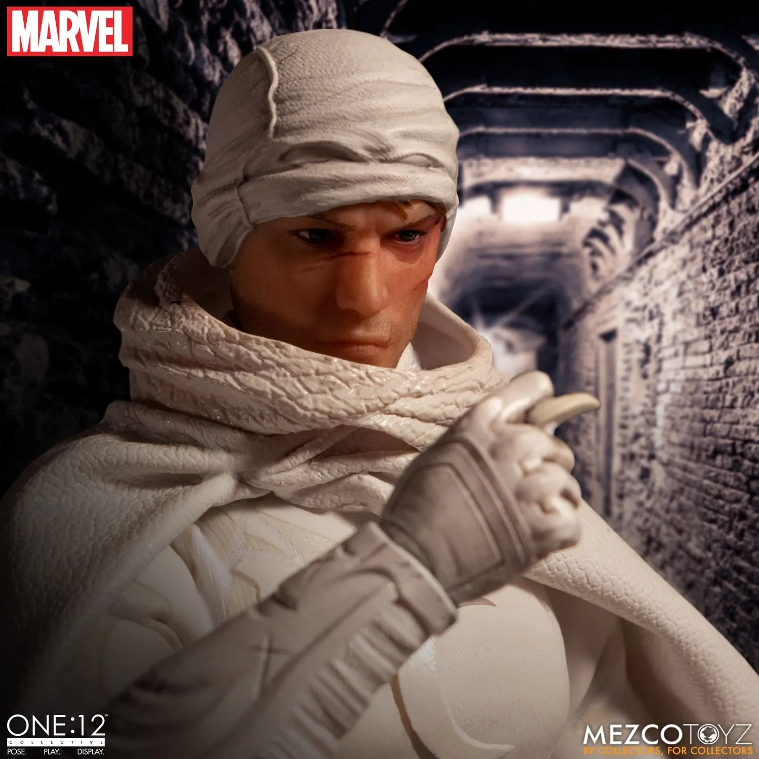 Mezco Toyz ONE:12 Collective: Moon Knight Action Figure