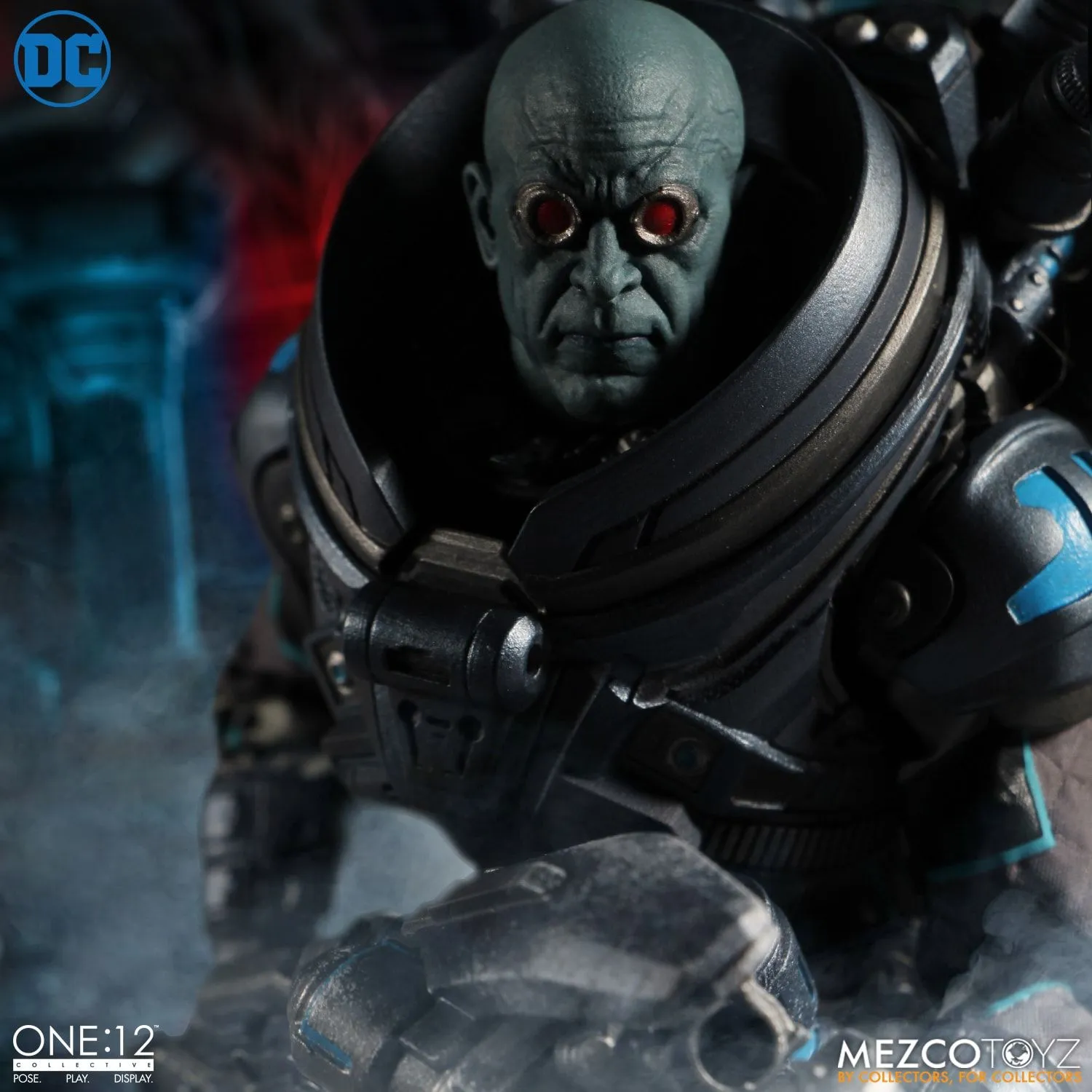 Mezco Toyz ONE:12 Collective Mr. Freeze Deluxe Edition Action Figure