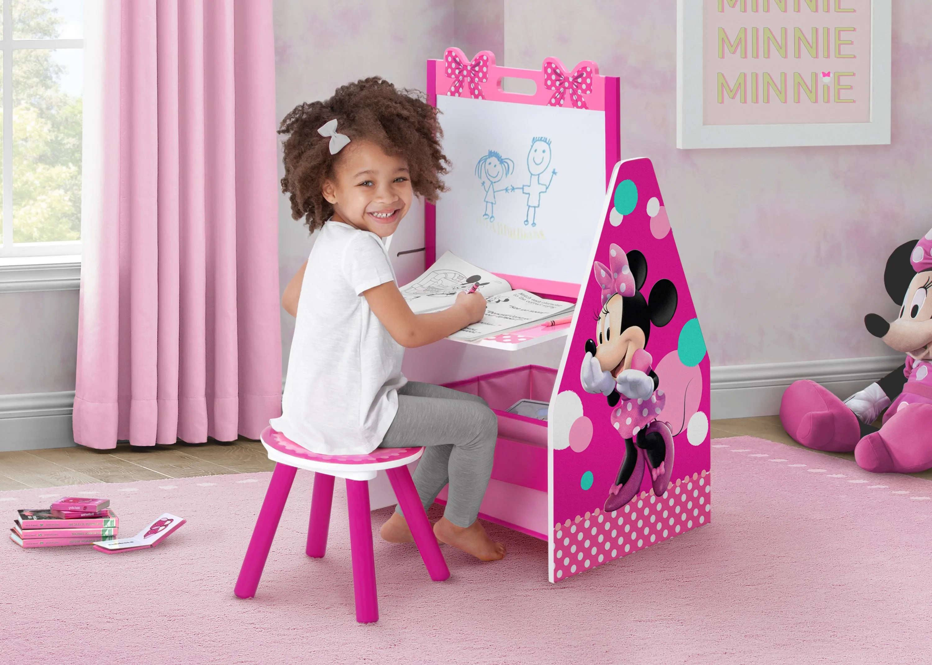 Minnie Mouse Deluxe Kids Art Table - Easel, Desk, Stool, Toy Organizer