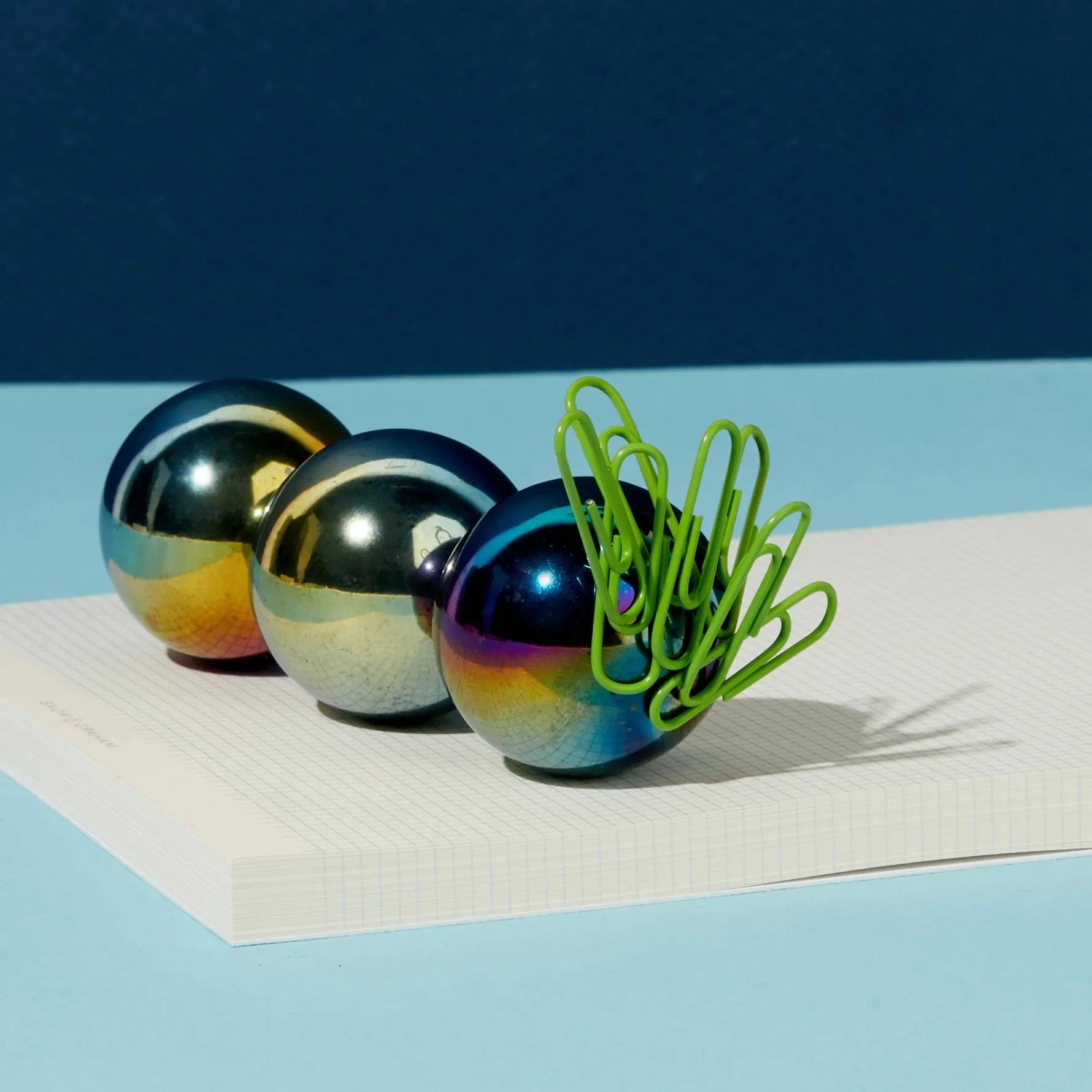 Supers 33mm Magnet Balls - Oil Slick